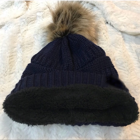 Slouchy Dark Blue Knit Beanie Faux Fur Pom Pom - Picture 4 of 4